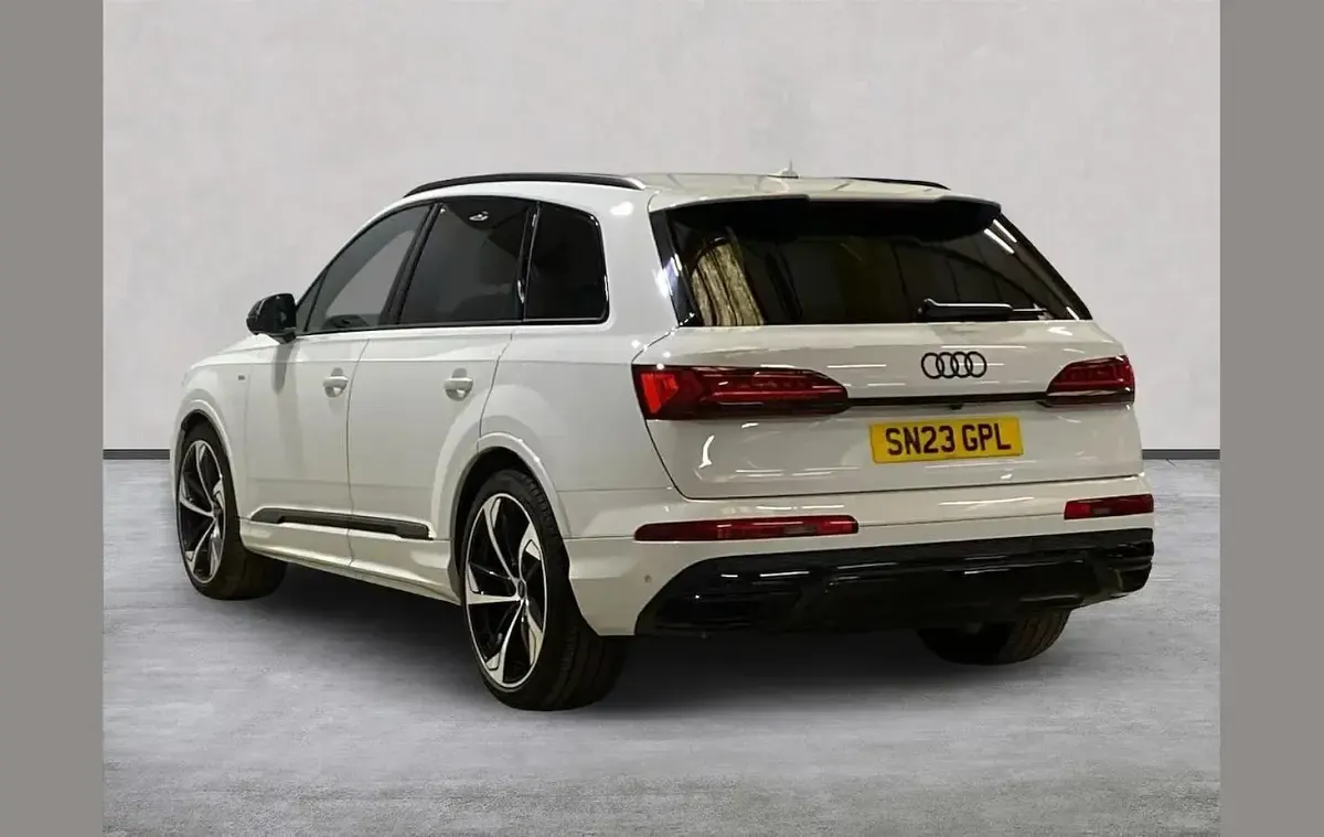 Used Audi Q7 Black Edition 286 HP (210 kW) 2023 White SUV