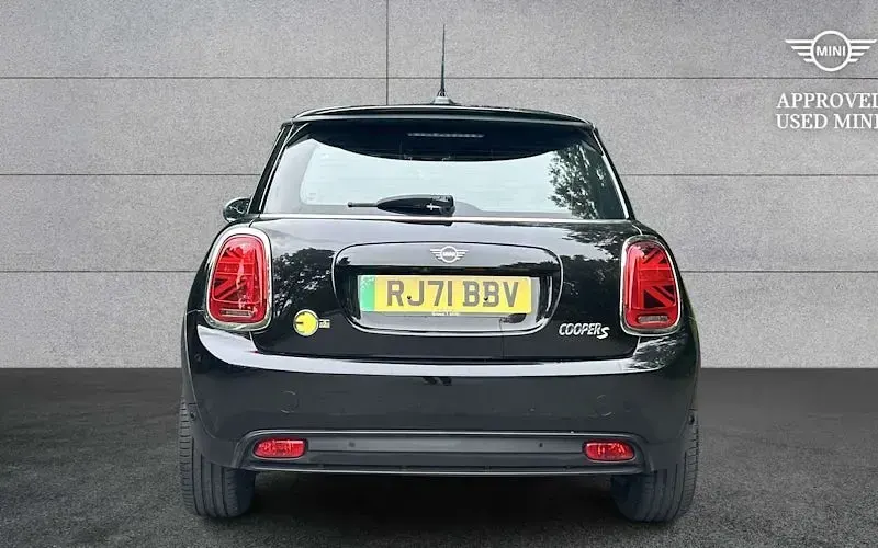 Used Mini Cooper S Level 2 135 kW (184 HP) 2023 Hatchback