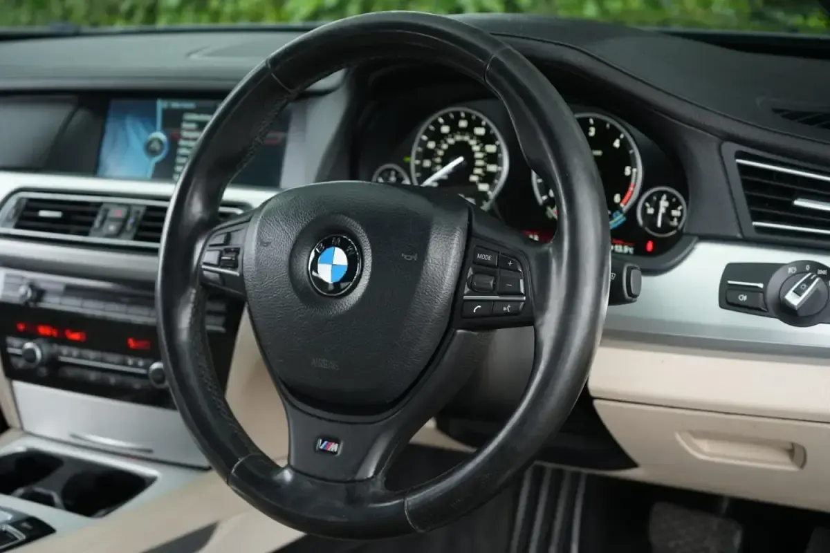 Used BMW 730 M Sport 2011 Blue Sedan
