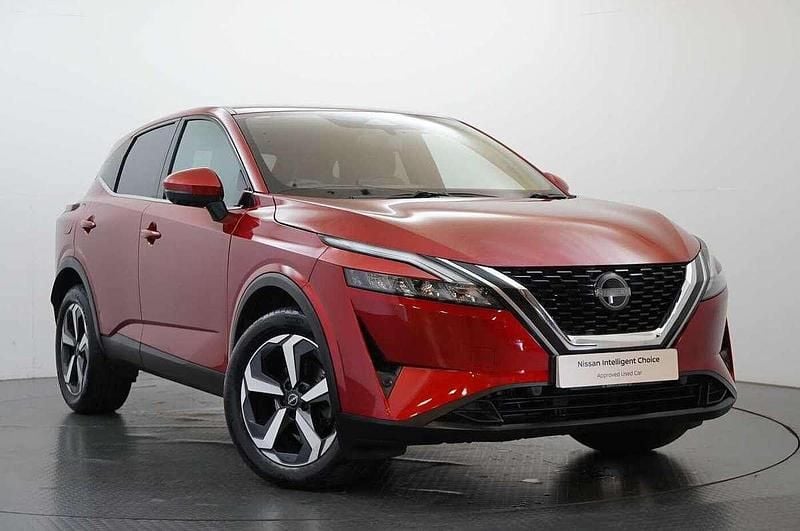 Red Used 2022 Nissan Qashqai N-Connecta SUV | £17,998 (Fair price) - Image 1/3