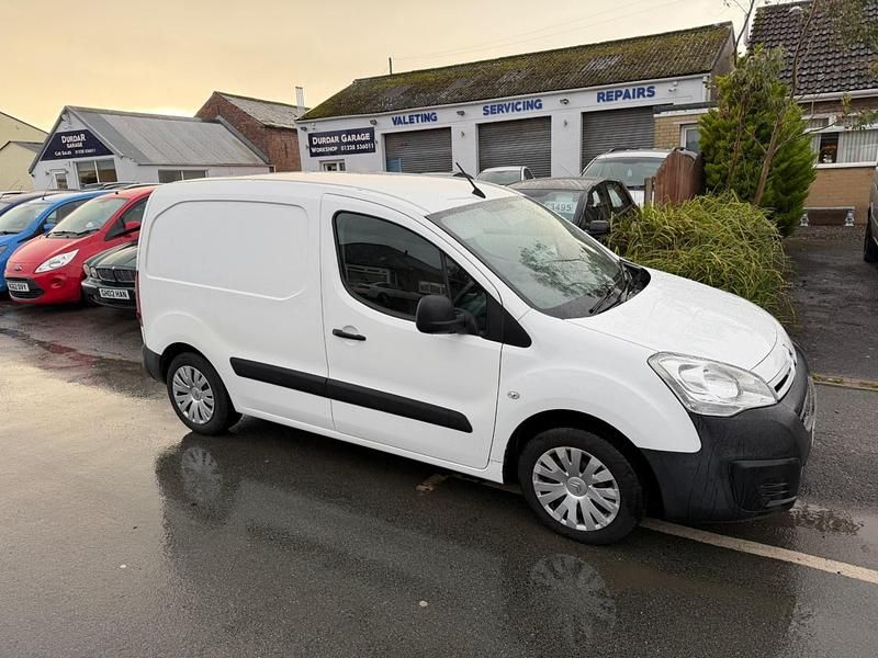 Used Citroën Berlingo 75 HP (55 kW) 2018 White MPV