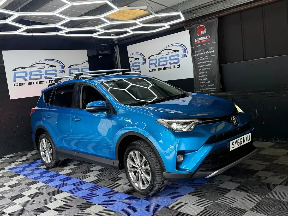 Used Toyota RAV4 2016 Blue SUV