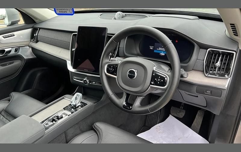 Usado Volvo XC90 Ultra 455 HP (334 kW) 2025 Prateado SUV