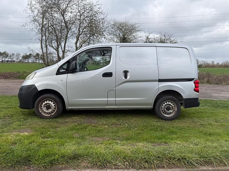 Used Nissan NV200 SE 2010 Silver MPV