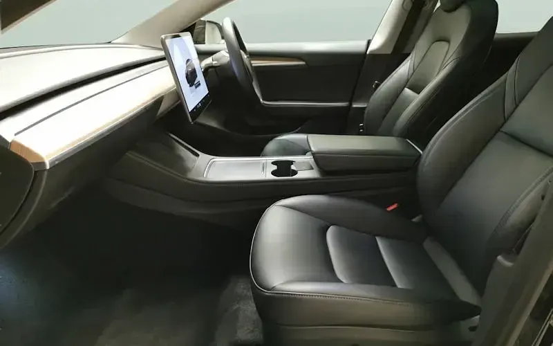 Używany Tesla Model 3 Performance 461 kW (627 KM) 2022 Czarny Sedan/Limuzyna