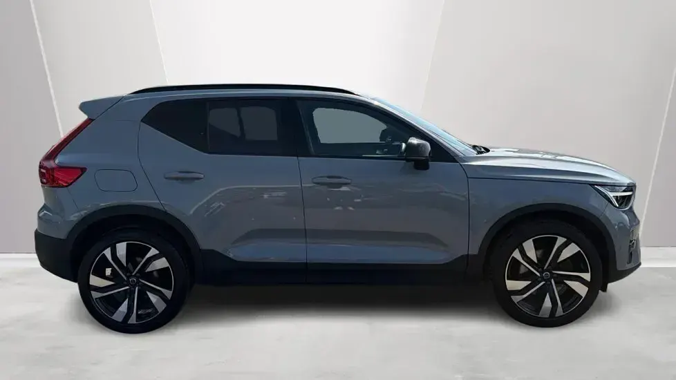 Used Volvo XC40 Ultra 161 HP (118 kW) 2025 Grey SUV