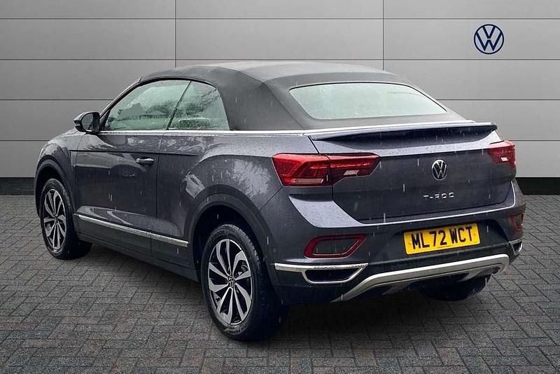 Usado VW T-Roc Cabriolet Style 150 HP (110 kW) 2022 Cinzento Cabrios