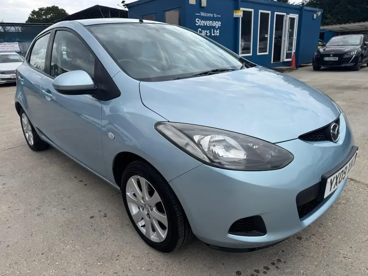 Used Mazda 2 84 HP (61 kW) 2009 Blue Hatchback