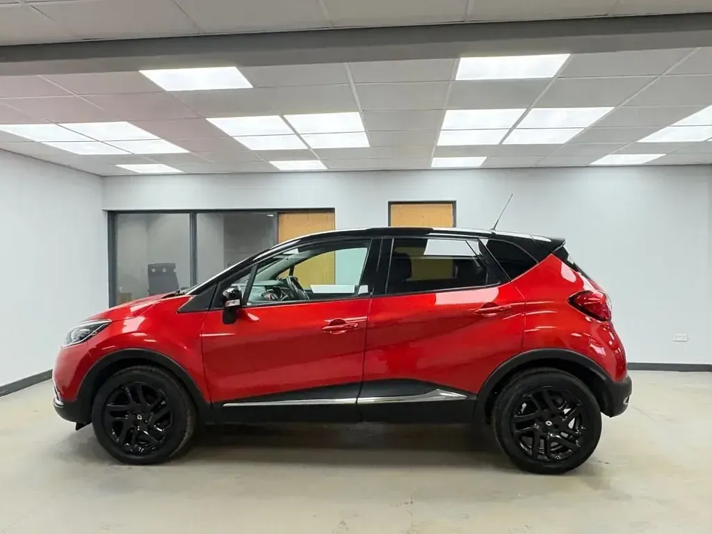 Używany Renault Captur Signature 90 KM (66 kW) 2015 Czerwony SUV