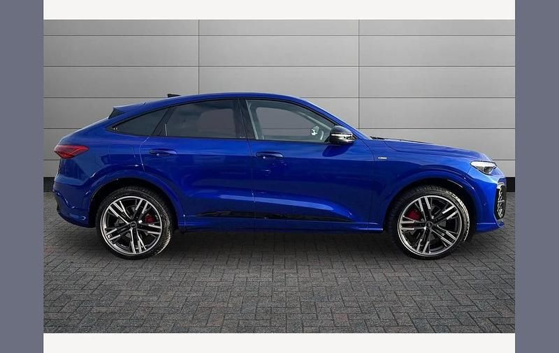 Used Audi Q5 Sportback Comfort 204 HP (150 kW) 2025 Blue SUV
