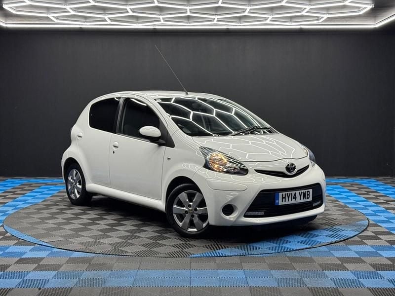 Used Toyota Aygo Style 2014 White Hatchback