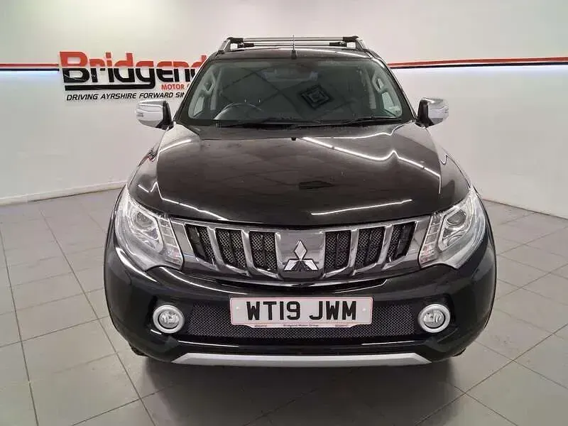Used Mitsubishi L200 181 HP (133 kW) 2019 Black Pickup