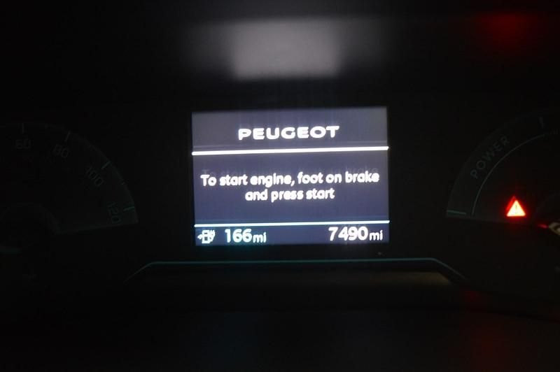 Used Peugeot e-208 Active 100 kW (136 HP) 2020 Grey Hatchback