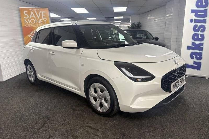 New Suzuki Swift 82 HP (60 kW) 2025 White Hatchback