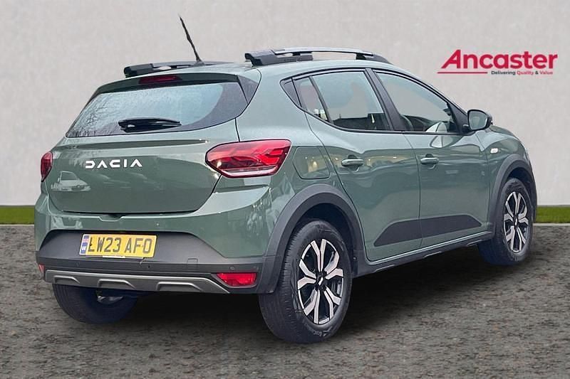 Used Dacia Sandero Journey 90 HP (66 kW) 2023 Green SUV