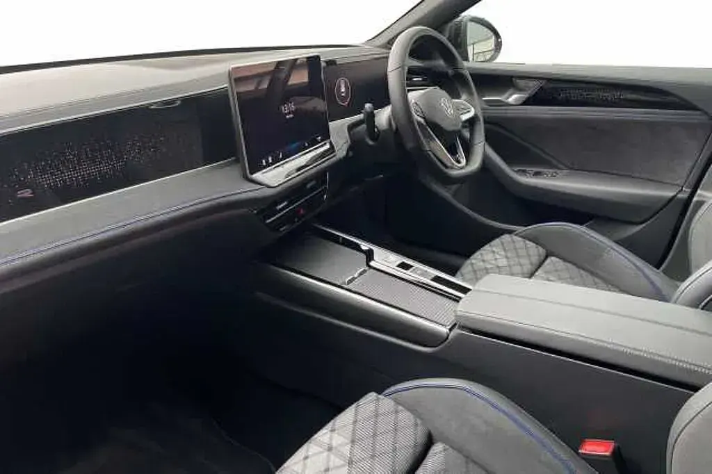 Used VW Passat 150 HP (110 kW) 2026 Estate