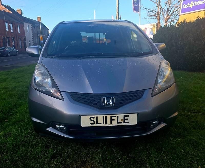 Used Honda Jazz EX 99 HP (72 kW) 2011 Silver Hatchback