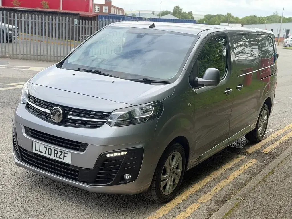 Used Vauxhall Vivaro Elite 150 HP (110 kW) 2020 Grey MPV
