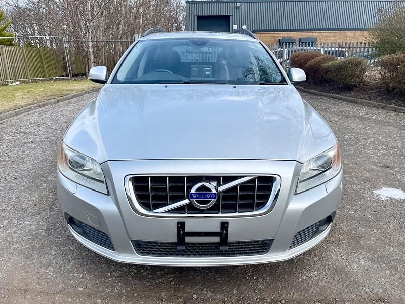 Used Volvo V70 2009 Silver Estate