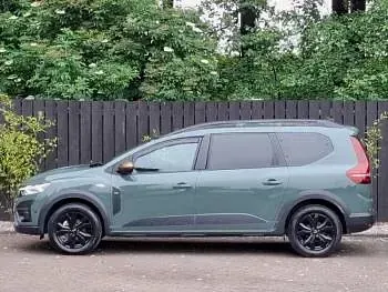 Used Dacia Jogger Extreme 140 HP (102 kW) 2024 Green MPV
