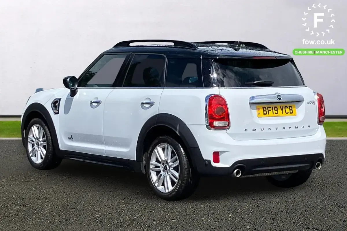 Used Mini Cooper S Comfort 192 HP (141 kW) 2019 White Hatchback