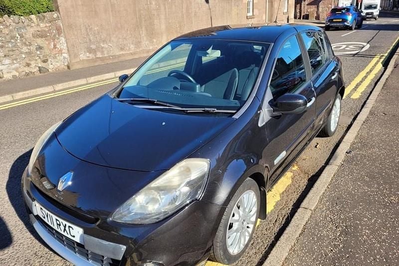 Black Used 2011 Renault Clio II Dynamique Hatchback | £1,595 (Good price) - Image 1/1