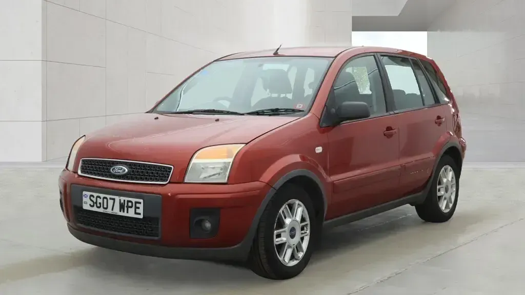 Used Ford Fusion Zetec 80 HP (58 kW) 2007 Orange Hatchback