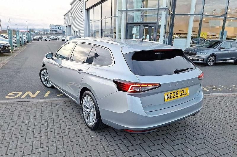 New Skoda Superb SE L 147 HP (108 kW) 2025 Pebble silver metallic Estate