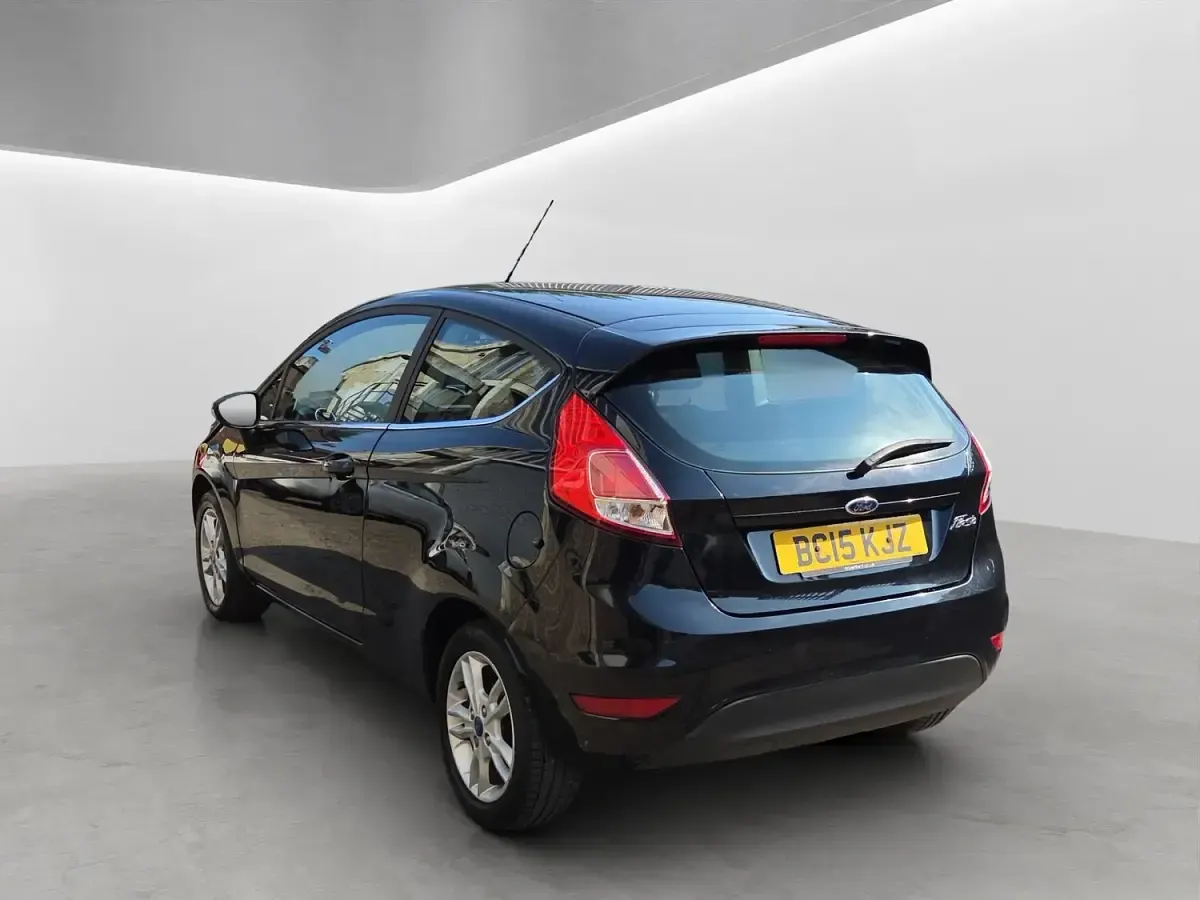 Used Ford Fiesta Zetec 82 HP (60 kW) 2015 Black Hatchback