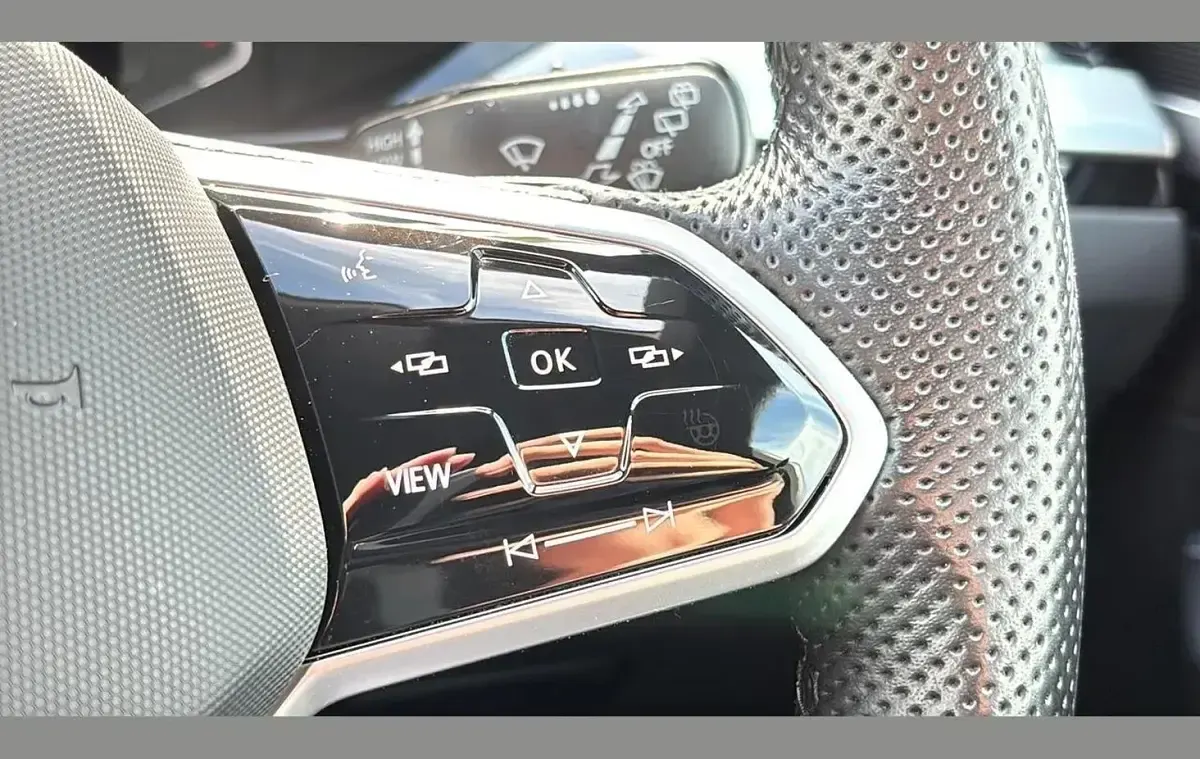 Begagnad VW Arteon R-line 196 HK (144 kW) 2022 Grå Kombi