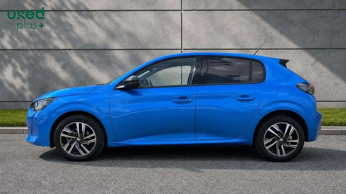 Used Peugeot 208 Allure+ 100 HP (73 kW) 2023 Blue Hatchback