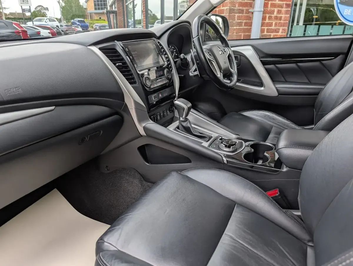Used Mitsubishi Shogun 2021 Grey SUV