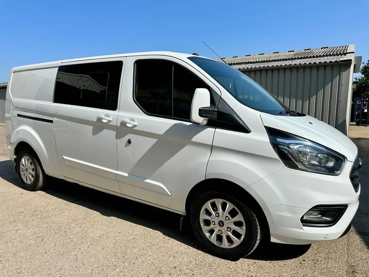 Used Ford Transit Custom Limited 130 HP (95 kW) 2019 White Van