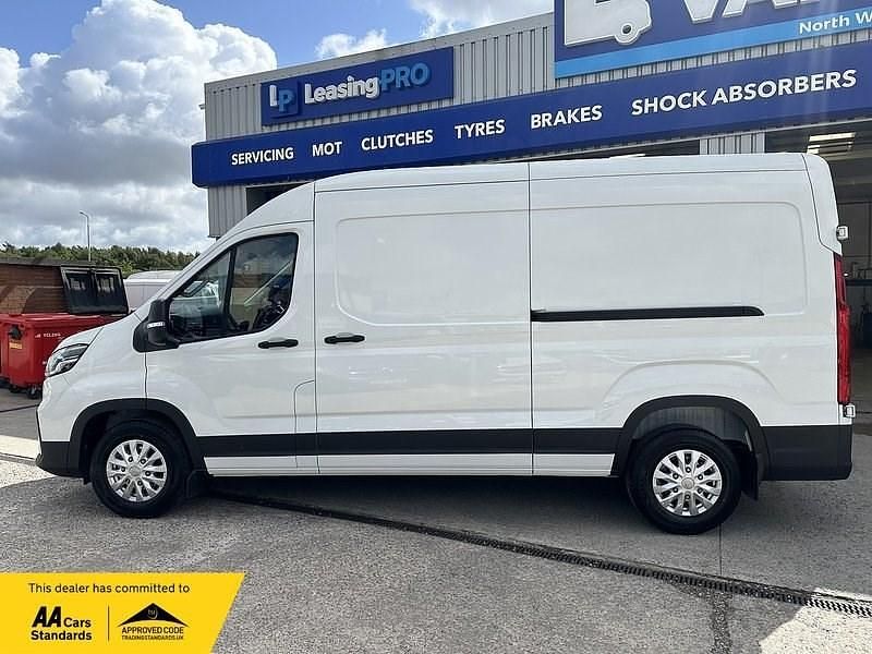 New Maxus V90 2025 White Van