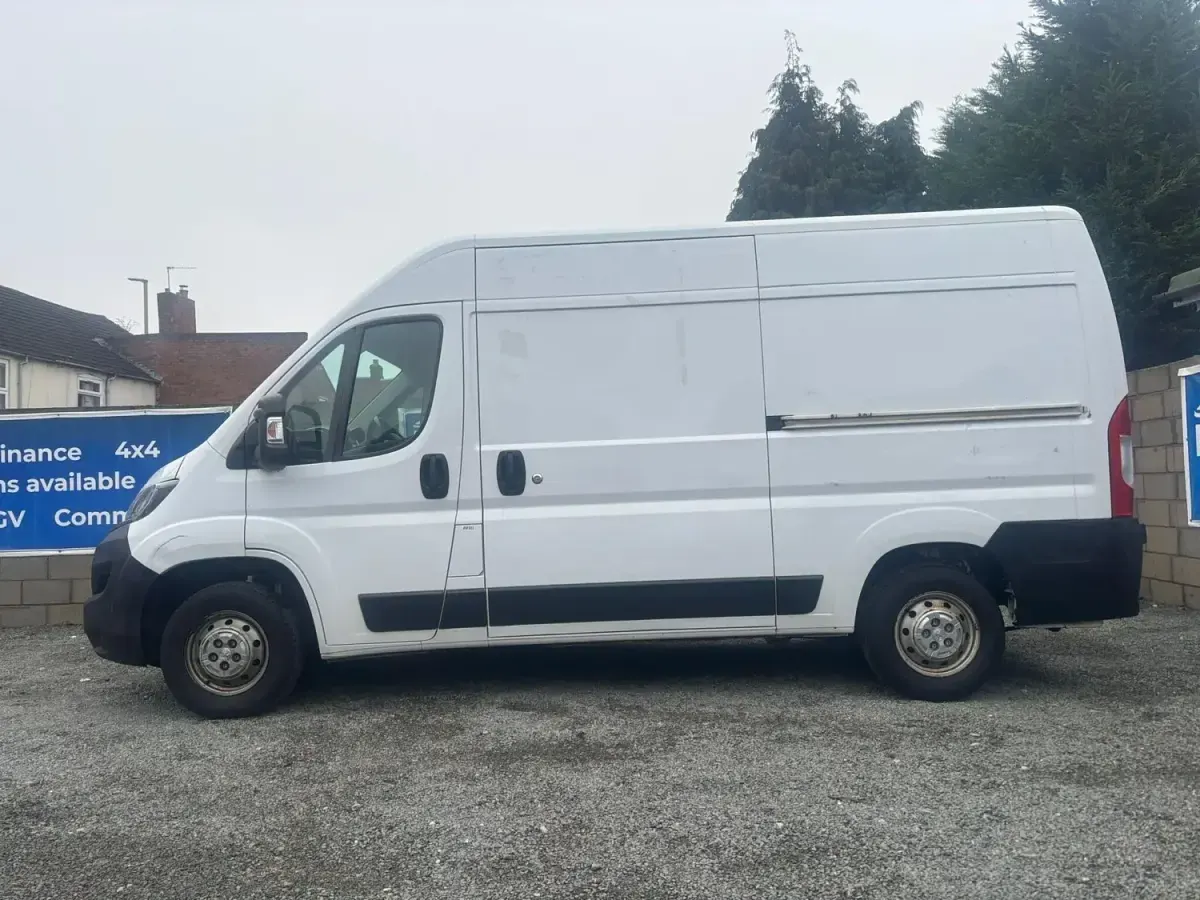 Second-hand Peugeot Boxer S 140 CP (102 kW) 2021 Alb Van