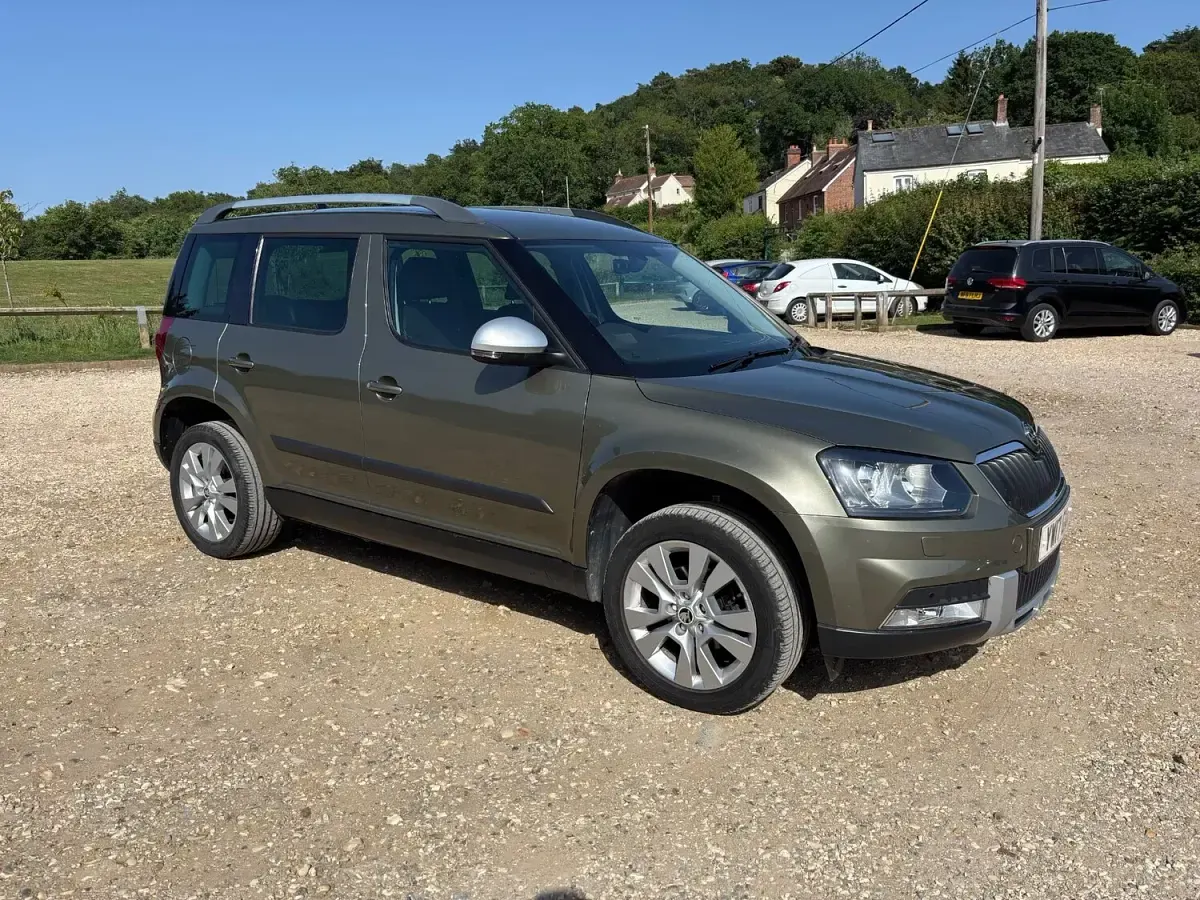 Used Skoda Yeti Drive 110 HP (80 kW) 2017 Green SUV