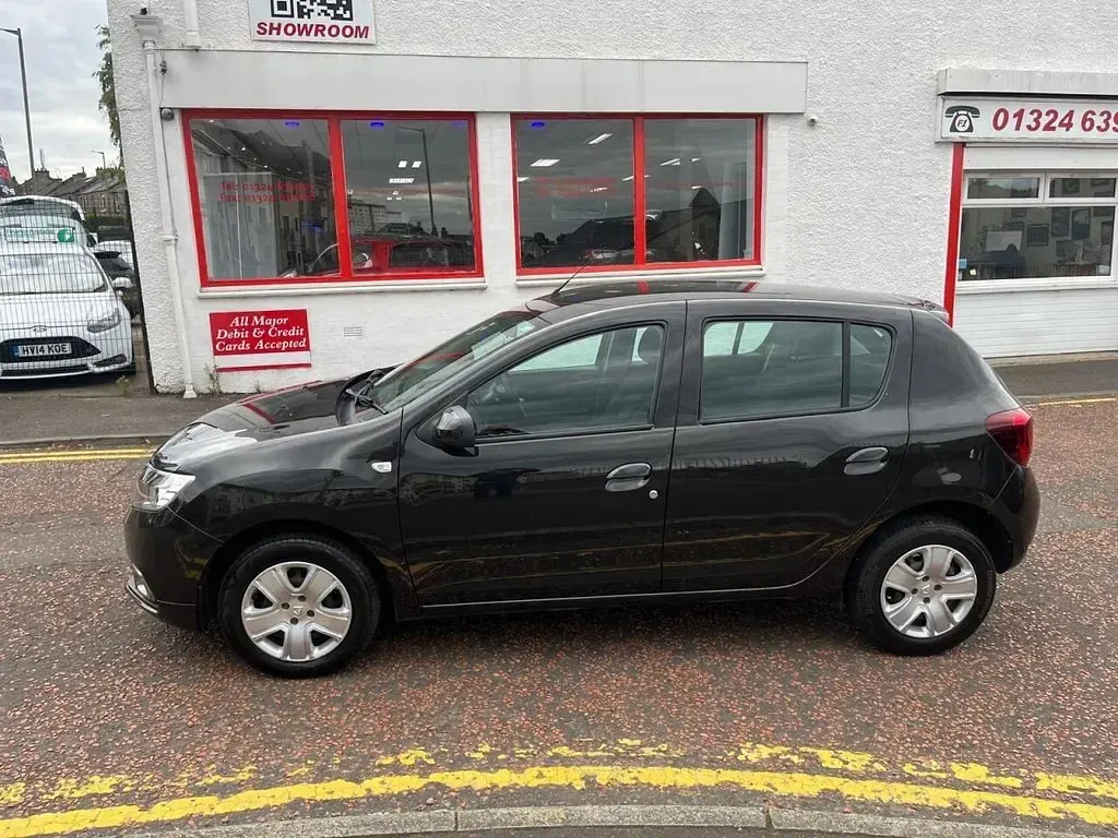 Używany Dacia Sandero Comfort 91 KM (66 kW) 2020 Czarny Hatchback