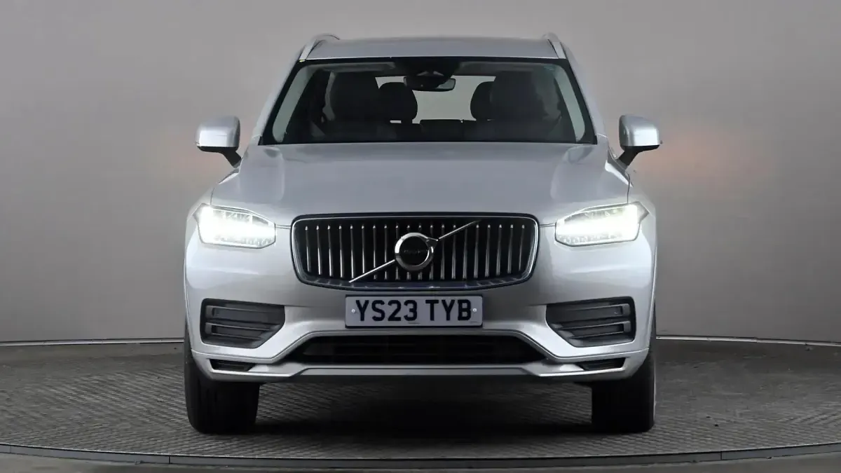 Used Volvo XC90 Core 250 HP (183 kW) 2023 Silver SUV