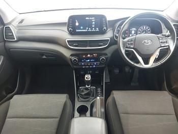 Used Hyundai Tucson SE 115 HP (84 kW) 2019 Red SUV