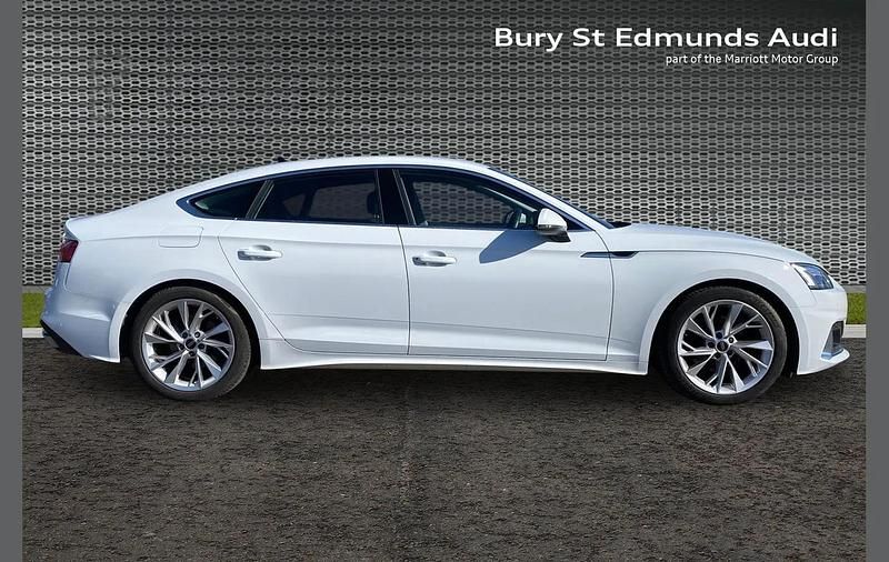 Used Audi A5 Sportback Sport 147 HP (108 kW) 2023 White Hatchback