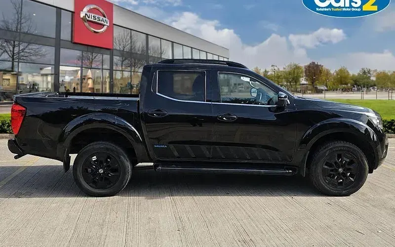 Used Nissan Navara N-Guard 190 HP (139 kW) 2021 Black Pickup