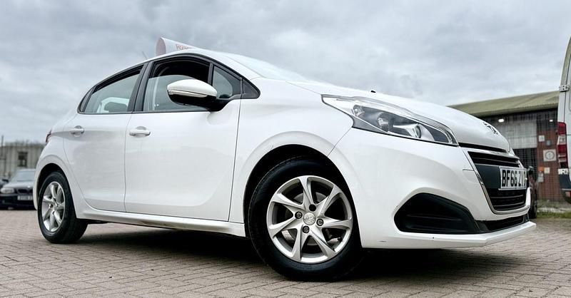 Used Peugeot 208 Active 2017 White Hatchback