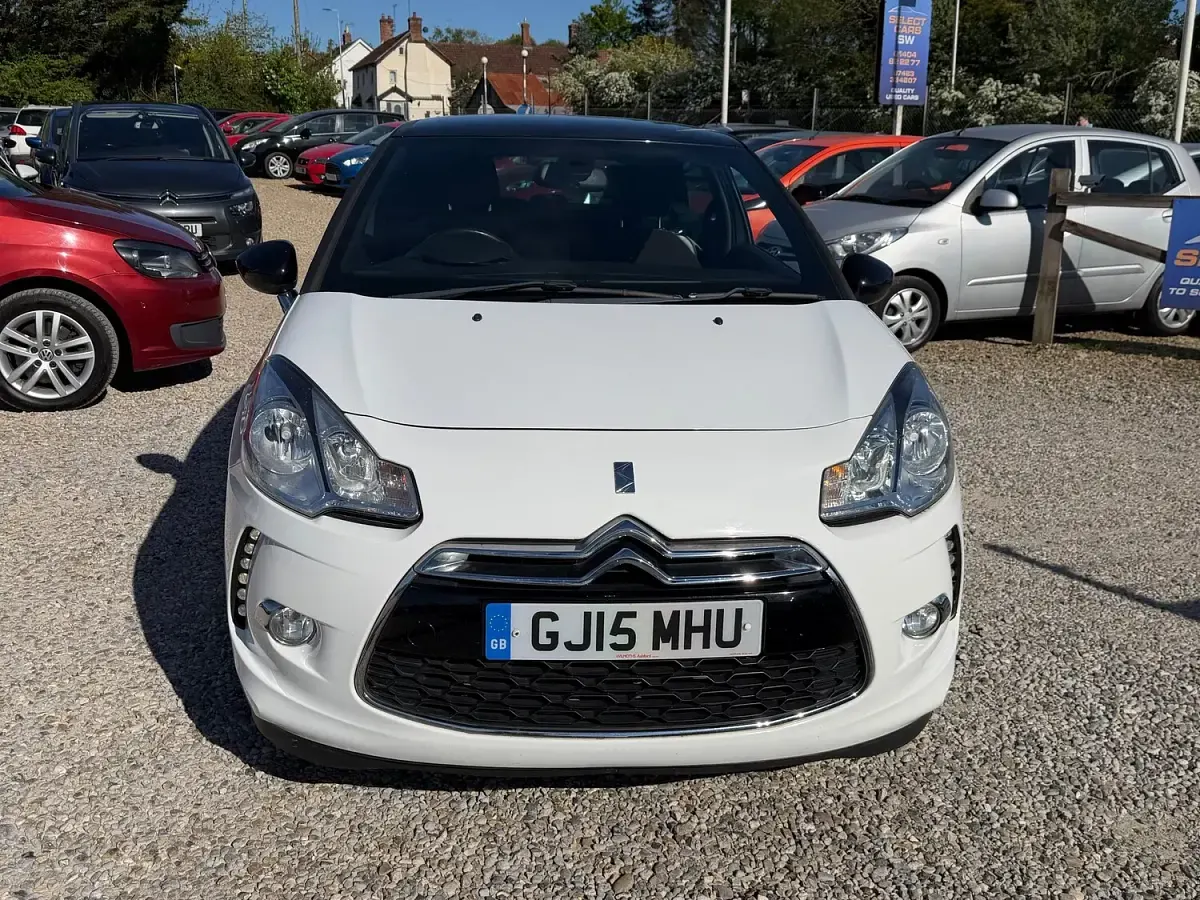 Used Citroën DS3 PureTech 2015 White Hatchback