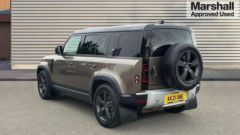 Usado Land Rover Defender HSE 249 HP (183 kW) 2021 Castanho SUV