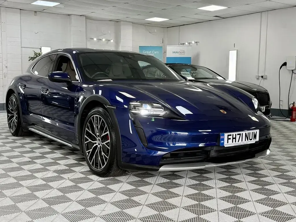 Used Porsche Taycan Cross Turismo 419 kW (571 HP) 2021 Blue Estate