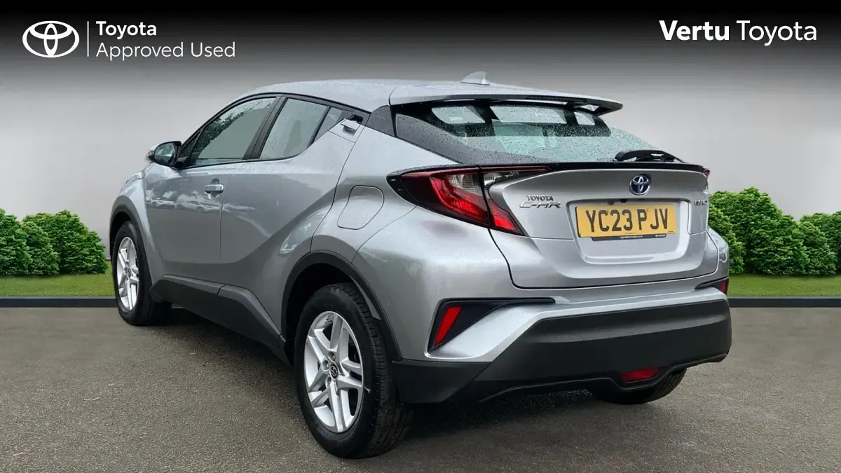 Used Toyota C-HR 122 HP (89 kW) 2023 Silver SUV