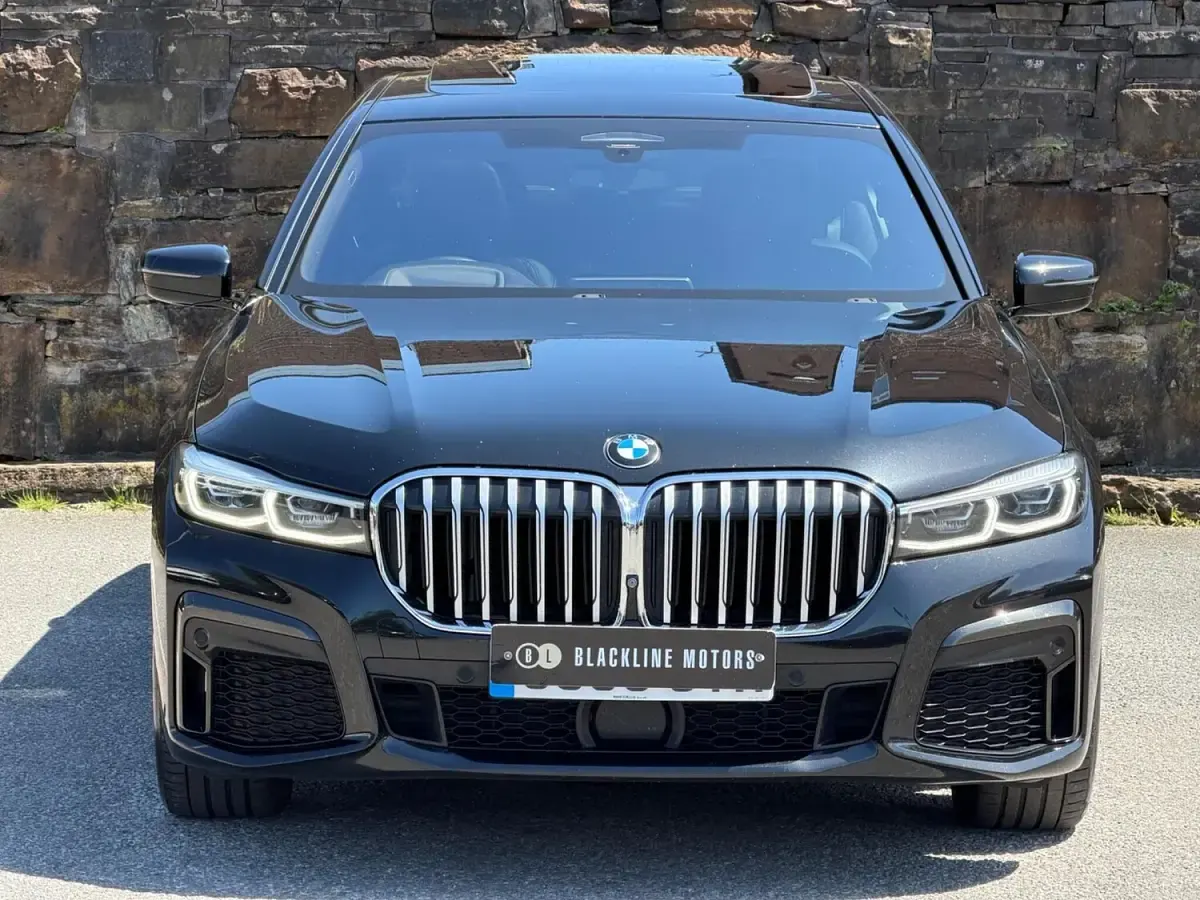 Used BMW 740L M Sport 320 HP (235 kW) 2019 Black Sedan