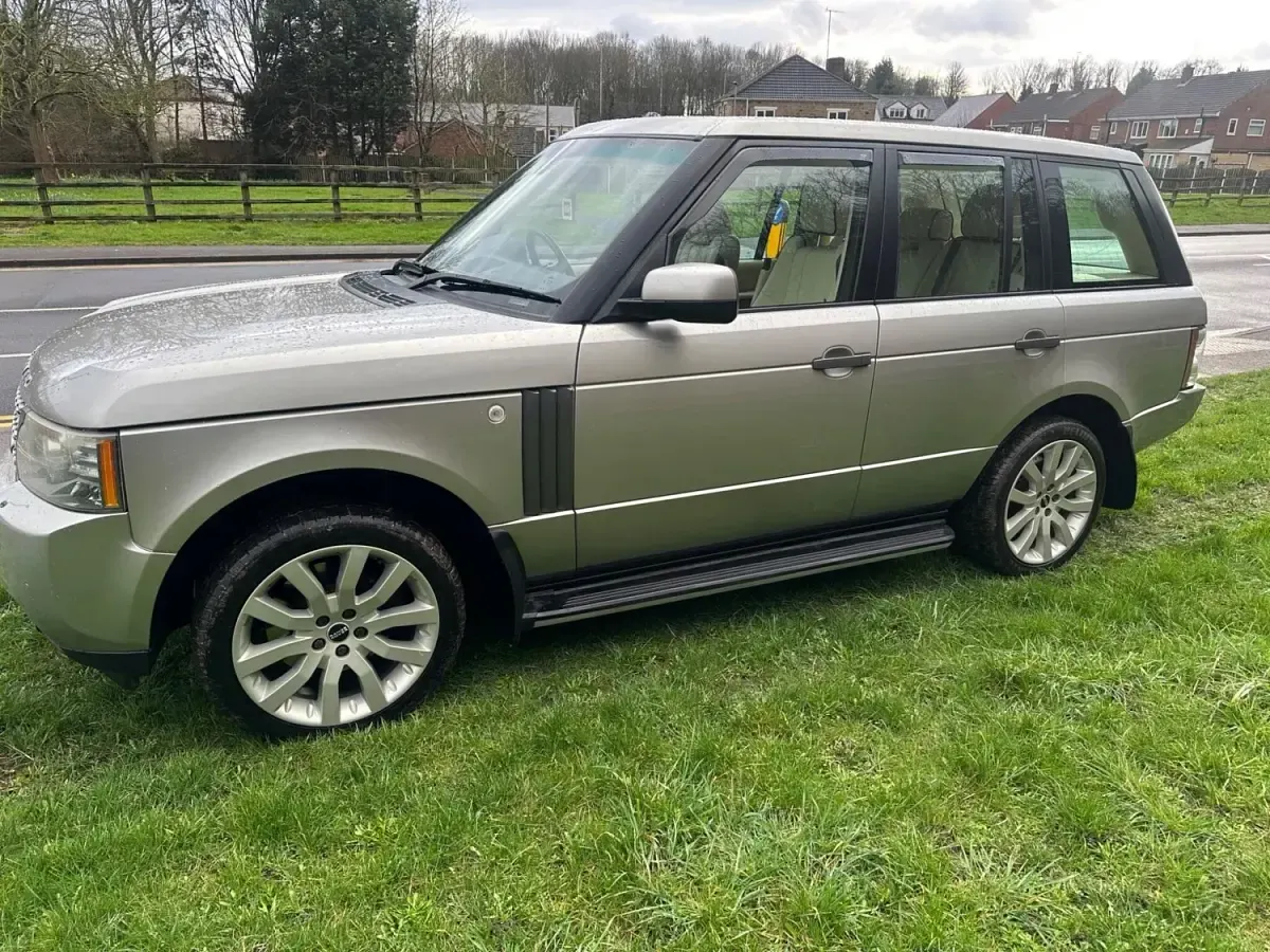 Second-hand Land Rover Range Rover Vogue 2010 Auriu SUV