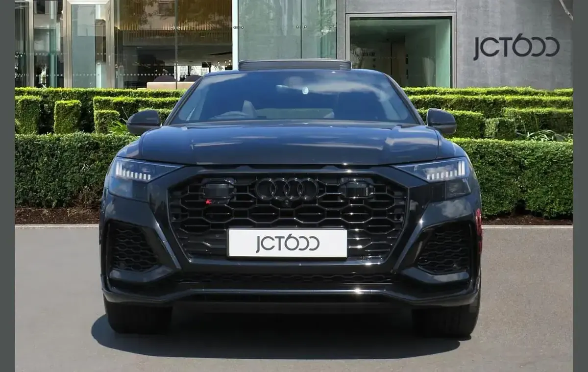 Used Audi Q8 Advanced 591 HP (434 kW) 2023 Black SUV