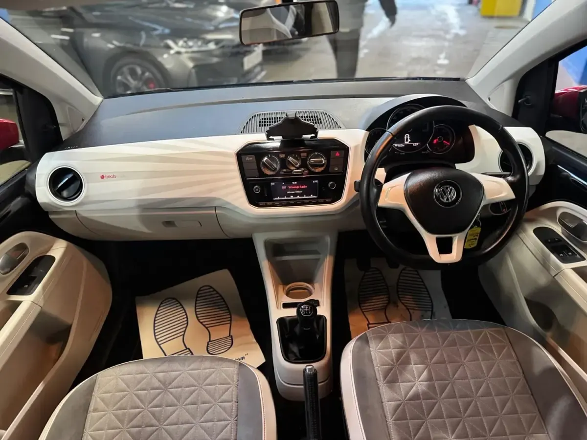 Used VW up! Beats 60 HP (44 kW) 2018 Black Hatchback